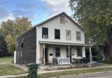 525-527 COLLEGE Avenue, Quincy, Illinois, ,Residential Income,For Sale,COLLEGE,RMACA1032812