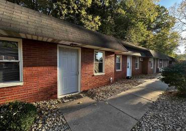 200 BLUFF Street, East Peoria, Illinois, 1 Bedroom Bedrooms, ,1 BathroomBathrooms,Residential Lease,For Rent,BLUFF,RMAPA1254418