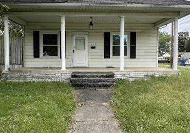 611 BUCHANAN Street, Benton, Illinois, 3 Bedrooms Bedrooms, ,1 BathroomBathrooms,Residential,For Sale,BUCHANAN,RMAQC4258179