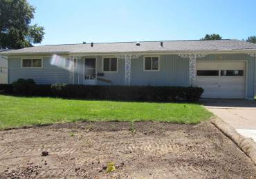 2003 EDGEWOOD Drive, Bettendorf, Iowa, 3 Bedrooms Bedrooms, ,2 BathroomsBathrooms,Residential Lease,For Rent,EDGEWOOD,RMAQC4257847