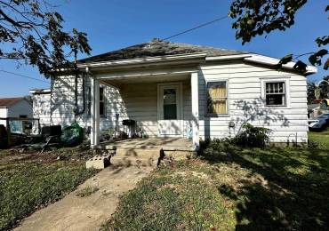 820 DEWEY Street, Eldorado, Illinois, 3 Bedrooms Bedrooms, ,1 BathroomBathrooms,Residential,For Sale,DEWEY,RMAQC4256100