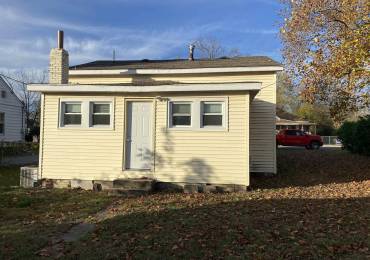 2617 CHERRY Street, Mt Vernon, Illinois, 2 Bedrooms Bedrooms, ,1 BathroomBathrooms,Residential,For Sale,CHERRY,RMAEB455847