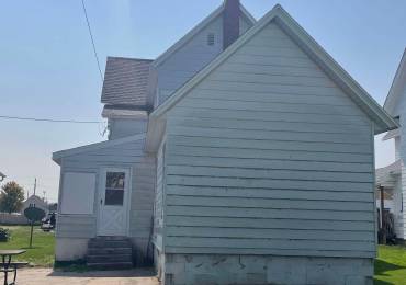 222 5TH Avenue North, Clinton, Iowa, 2 Bedrooms Bedrooms, ,1 BathroomBathrooms,Residential Lease,For Rent,5TH,RMAQC4258279