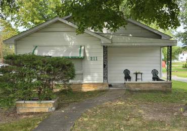 211 MAPLE Street, Zeigler, Illinois, 2 Bedrooms Bedrooms, ,1 BathroomBathrooms,Residential,For Sale,MAPLE,RMAQC4256772