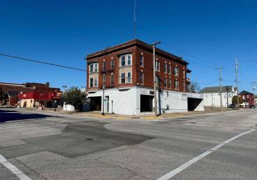 831 Maine Street, Quincy, Illinois, ,Commercial Sale,For Sale,Maine,RMACA1033058