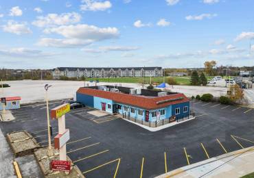 2400 SPRUCE HILLS Drive, Bettendorf, Iowa, ,Commercial Sale,For Sale,SPRUCE HILLS,RMAQC4258295