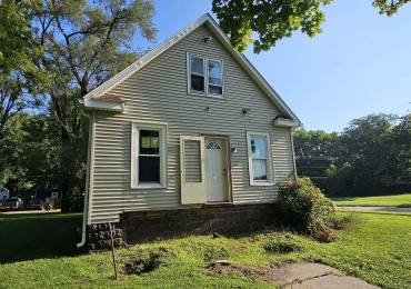 929 12TH Avenue, Rock Island, Illinois, 1 Bedroom Bedrooms, ,1 BathroomBathrooms,Residential,For Sale,12TH,RMAQC4258322