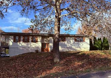 202 SUNSET Way, East Peoria, Illinois, 3 Bedrooms Bedrooms, ,3 BathroomsBathrooms,Residential,For Sale,SUNSET,RMAPA1254531