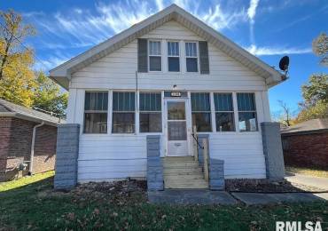 2208 OAK Street, Quincy, Illinois, 3 Bedrooms Bedrooms, ,1 BathroomBathrooms,Residential,For Sale,OAK,RMAQC4258361