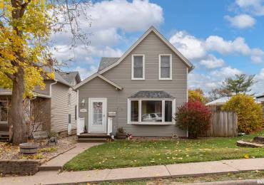 3107 FAIRVIEW Street, Davenport, Iowa, 3 Bedrooms Bedrooms, ,1 BathroomBathrooms,Residential,For Sale,FAIRVIEW,RMAQC4258388