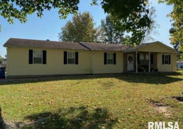 506 LOCUST Street, Sesser, Illinois, 3 Bedrooms Bedrooms, ,4 BathroomsBathrooms,Residential,For Sale,LOCUST,RMAEB455895