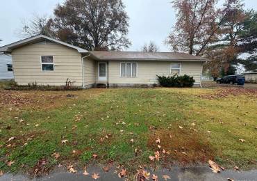 309 Gelston Street, Valier, Illinois, 4 Bedrooms Bedrooms, ,2 BathroomsBathrooms,Residential,For Sale,Gelston,RMAEB455898