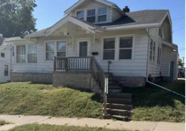 806 OAK Street, Muscatine, Iowa, 2 Bedrooms Bedrooms, ,Residential Lease,For Rent,OAK,RMAQC4258415