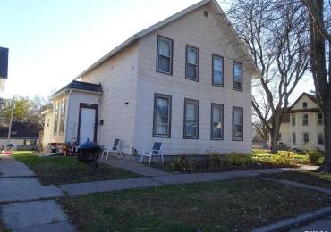 1527 6TH Street, Davenport, Iowa, ,Residential Income,For Sale,6TH,RMAQC4258580