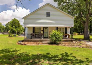 700 23RD Street, Herrin, Illinois, 2 Bedrooms Bedrooms, ,1 BathroomBathrooms,Residential,For Sale,23RD,RMAQC4254381