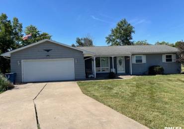 212 EASTVIEW Street, Camp Point, Illinois, 2 Bedrooms Bedrooms, ,1 BathroomBathrooms,Residential,For Sale,EASTVIEW,RMACA1033221