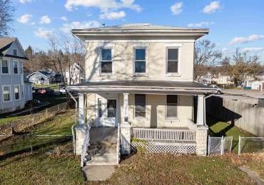 2210 3RD Street, Davenport, Iowa, 3 Bedrooms Bedrooms, ,2 BathroomsBathrooms,Residential,For Sale,3RD,RMAQC4258595