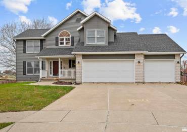 5182 DOVE Court, Bettendorf, Iowa, 4 Bedrooms Bedrooms, ,3 BathroomsBathrooms,Residential,For Sale,DOVE,RMAQC4258616