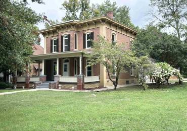 1047 STATE Street, Jacksonville, Illinois, 4 Bedrooms Bedrooms, ,3 BathroomsBathrooms,Residential,For Sale,STATE,RMACA1031080