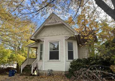 515 6TH Street, Davenport, Iowa, 3 Bedrooms Bedrooms, ,1 BathroomBathrooms,Residential,For Sale,6TH,RMAQC4258050