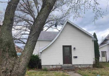 113 HICKORY Street, Duquoin, Illinois, 2 Bedrooms Bedrooms, ,1 BathroomBathrooms,Residential,For Sale,HICKORY,RMAEB456041