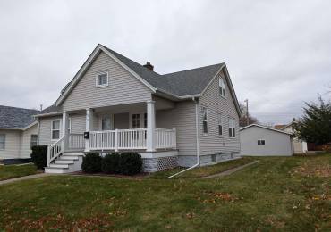 2125 WILKES Avenue, Davenport, Iowa, ,2 BathroomsBathrooms,Residential Lease,For Rent,WILKES,RMAQC4258796