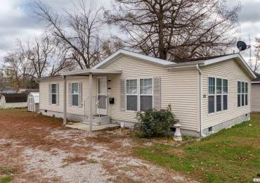 116 EAST Street, Duquoin, Illinois, 2 Bedrooms Bedrooms, ,2 BathroomsBathrooms,Residential,For Sale,EAST,RMAQC4258809