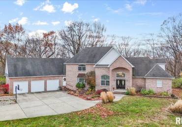 13599 WOODLAND Drive, Athens, Illinois, 5 Bedrooms Bedrooms, ,4 BathroomsBathrooms,Residential,For Sale,WOODLAND,RMACA1033172