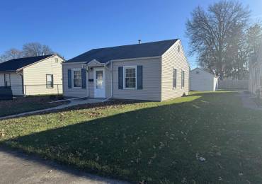 3637 JOHNSON Avenue, Davenport, Iowa, 2 Bedrooms Bedrooms, ,1 BathroomBathrooms,Residential Lease,For Rent,JOHNSON,RMAQC4258825