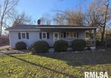 12 MITCHELL Drive, Wayne City, Illinois, 3 Bedrooms Bedrooms, ,1 BathroomBathrooms,Residential,For Sale,MITCHELL,RMAEB456069