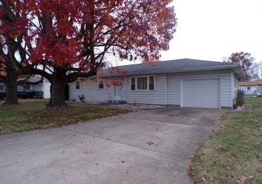 205 DIXIE Drive, Chester, Illinois, 3 Bedrooms Bedrooms, ,1 BathroomBathrooms,Residential,For Sale,DIXIE,RMAEB456073