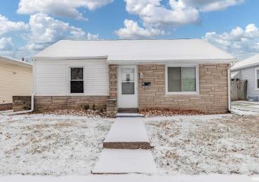 2024 35TH Street, Rock Island, Illinois, 2 Bedrooms Bedrooms, ,1 BathroomBathrooms,Residential,For Sale,35TH,RMAQC4258857