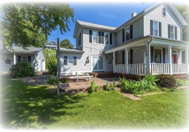 2002 MISSISSIPPI Boulevard, Bettendorf, Iowa, 3 Bedrooms Bedrooms, ,2 BathroomsBathrooms,Residential,For Sale,MISSISSIPPI,RMAQC4259017