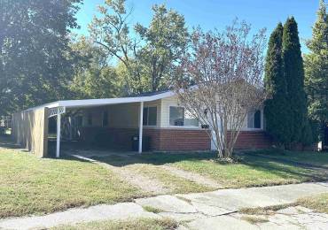 1911 WALL Street, Murphysboro, Illinois, 3 Bedrooms Bedrooms, ,1 BathroomBathrooms,Residential,For Sale,WALL,RMAEB455577