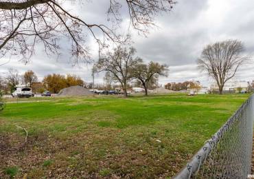 210 & 214 OAK Street, Duquoin, Illinois, ,Land,For Sale,OAK,RMAQC4259040