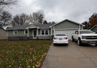 1400 THOMAS Street, Macomb, Illinois, 3 Bedrooms Bedrooms, ,2 BathroomsBathrooms,Residential,For Sale,THOMAS,RMAPA1255047