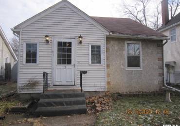 113 THORNWOOD Avenue, Davenport, Iowa, 2 Bedrooms Bedrooms, ,1 BathroomBathrooms,Residential,For Sale,THORNWOOD,RMAQC4259125