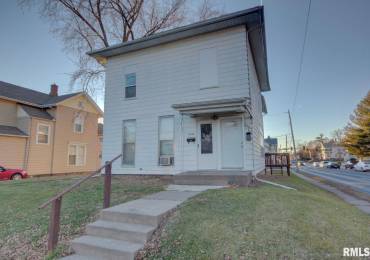 1826 DAVENPORT Avenue, Davenport, Iowa, ,Residential Income,For Sale,DAVENPORT,RMAQC4257725