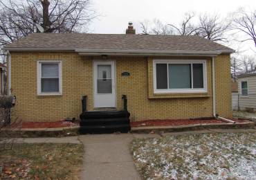 1229 WARREN Street, Davenport, Iowa, 2 Bedrooms Bedrooms, ,1 BathroomBathrooms,Residential Lease,For Rent,WARREN,RMAQC4259181