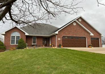 16950 DAISY Trail, Dubuque, Iowa, 3 Bedrooms Bedrooms, ,3 BathroomsBathrooms,Residential,For Sale,DAISY,RMAQC4259224