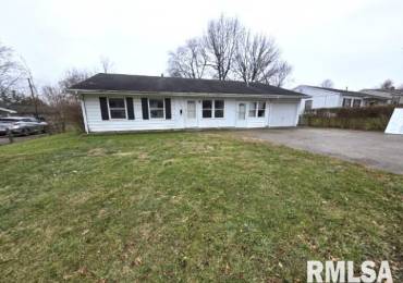 3209 Wildrose Drive, Mt Vernon, Illinois, 4 Bedrooms Bedrooms, ,1 BathroomBathrooms,Residential,For Sale,Wildrose,RMAEB456285