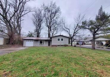 100 EMERALD Lane, Carbondale, Illinois, 3 Bedrooms Bedrooms, ,1 BathroomBathrooms,Residential,For Sale,EMERALD,RMAEB456325