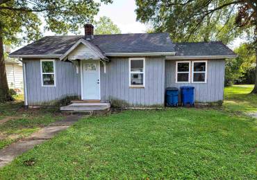 312 LINCOLN Avenue, Flora, Illinois, 2 Bedrooms Bedrooms, ,1 BathroomBathrooms,Residential,For Sale,LINCOLN,RMAEB455345