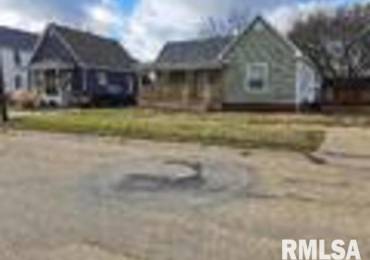 920 1ST Avenue, Canton, Illinois, 2 Bedrooms Bedrooms, ,1 BathroomBathrooms,Residential,For Sale,1ST,RMAPA1255276