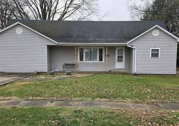 711 AVENUE F, Lewistown, Illinois, 3 Bedrooms Bedrooms, ,1 BathroomBathrooms,Residential,For Sale,AVENUE F,RMAPA1255289