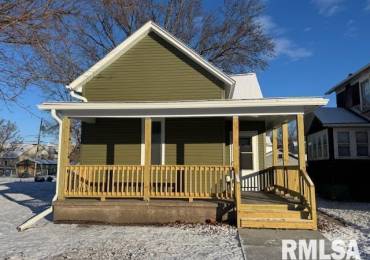 640-644 6TH Avenue South, Clinton, Iowa, 3 Bedrooms Bedrooms, ,1 BathroomBathrooms,Residential,For Sale,6TH,RMAQC4259450