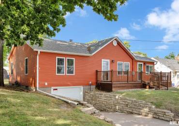 616 1ST Street, Camanche, Iowa, 3 Bedrooms Bedrooms, ,2 BathroomsBathrooms,Residential,For Sale,1ST,RMAQC4259449