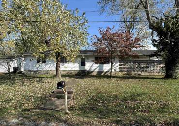 106 10TH Street, Vienna, Illinois, 3 Bedrooms Bedrooms, ,1 BathroomBathrooms,Residential,For Sale,10TH,RMAEB455851