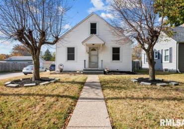 2467 33RD Street, Moline, Illinois, 3 Bedrooms Bedrooms, ,1 BathroomBathrooms,Residential,For Sale,33RD,RMAQC4259475