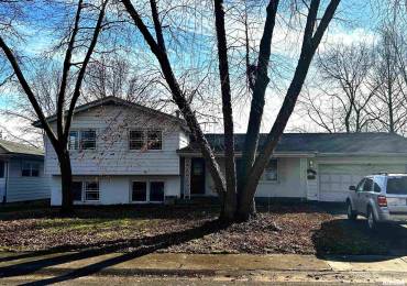 1220 Ivywood Drive, Springfield, Illinois, 4 Bedrooms Bedrooms, ,2 BathroomsBathrooms,Residential,For Sale,Ivywood,RMACA1033778